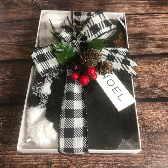 White & Black Plaid Fuzzy Sock & Hair Scruchie Gift Set - Picture 2 of 9